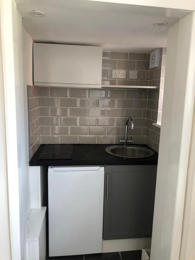 Lovely Modern Decorated 1 Bed Studio Newport  Eksteriør bilde