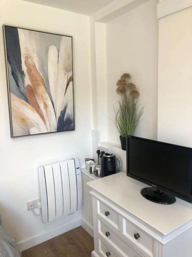 Lovely Modern Decorated 1 Bed Studio Newport  Eksteriør bilde